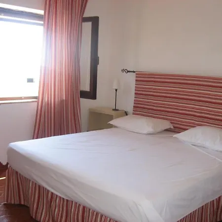 In Waterfront In Bosa Porto Alabe Трезнурагес